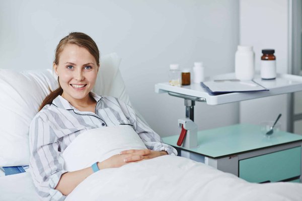 Quels sont les bienfaits de la pratique de l'aquagym pour la récupération post-natale?